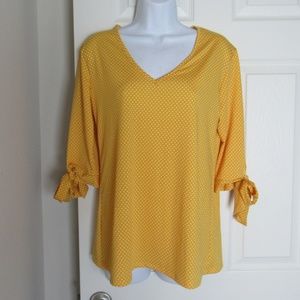NWT Love Mood V-Neck 3/4 Sleeve Polka Dot Blouse M